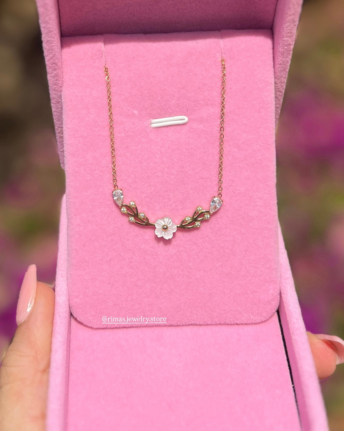 Collier Blossom Garden