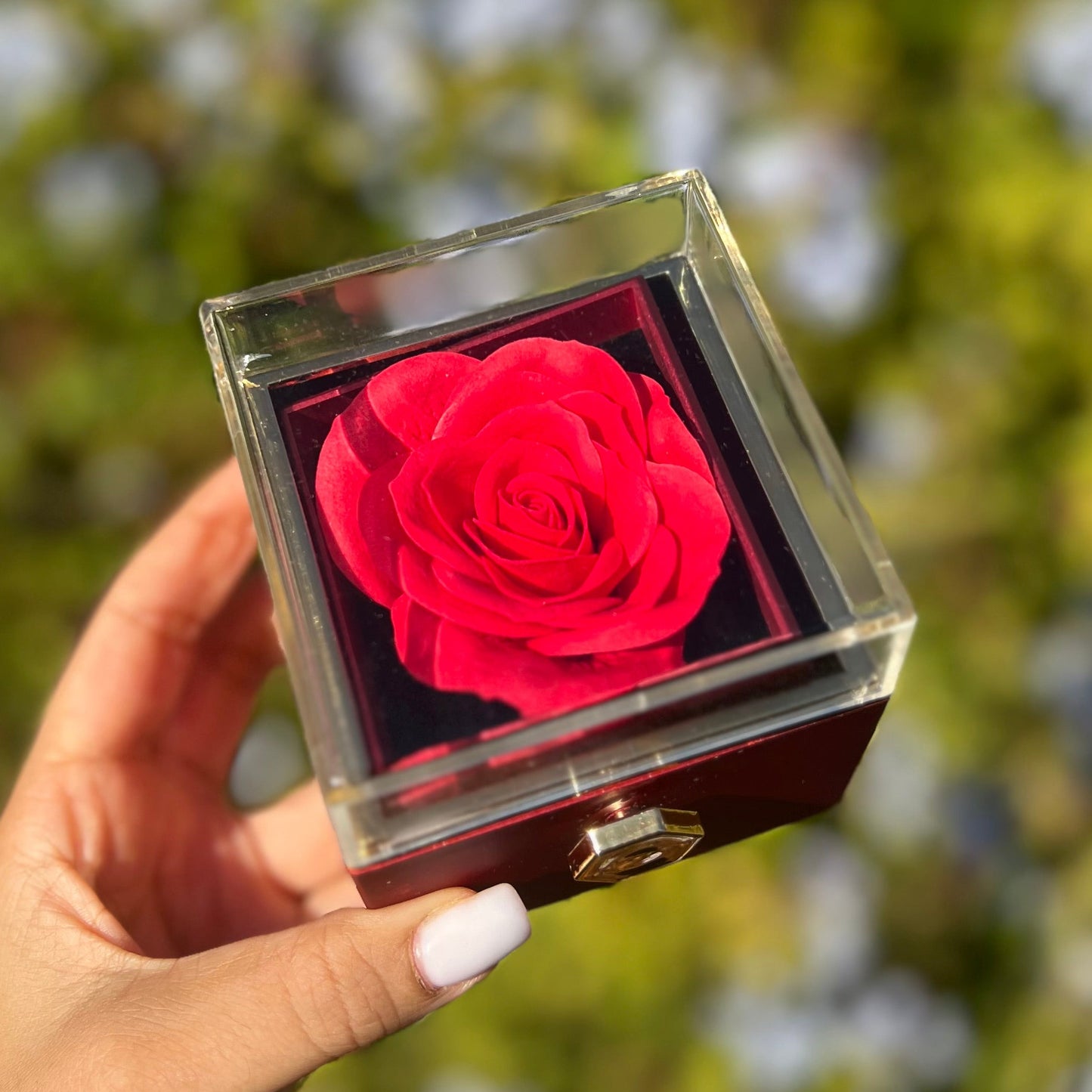 Fleur-eternelle-boite-bijoux-cadeau