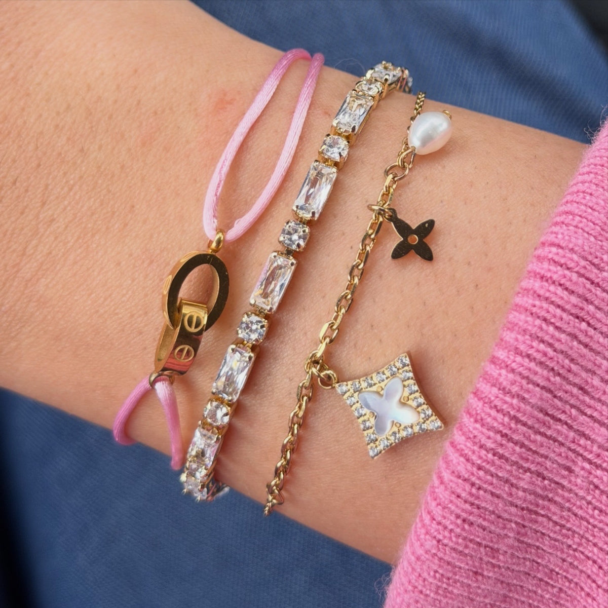 bracelet-femme-cadeau-perle-trefle-pierres-brillantes-sweet-charms-pink