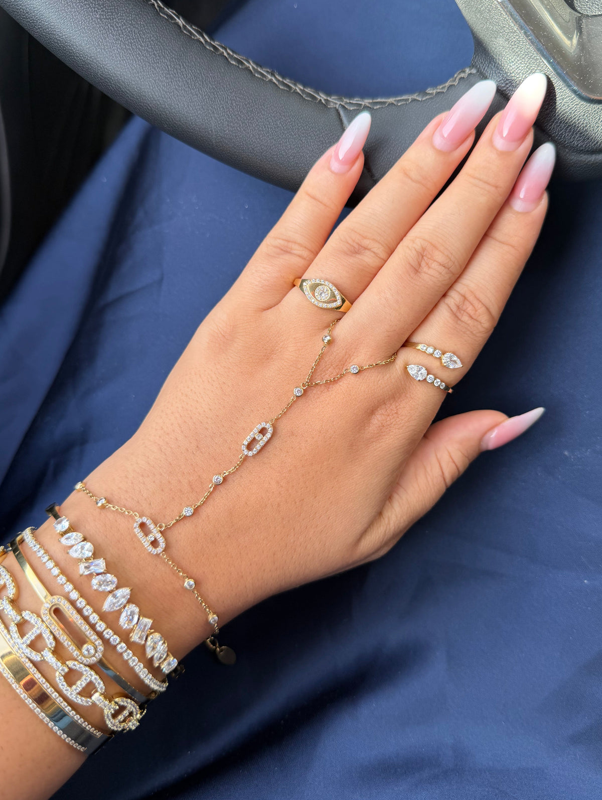 bracelet-luxe-femme-brillant-dore-crystal-chain-bracelet-Dior